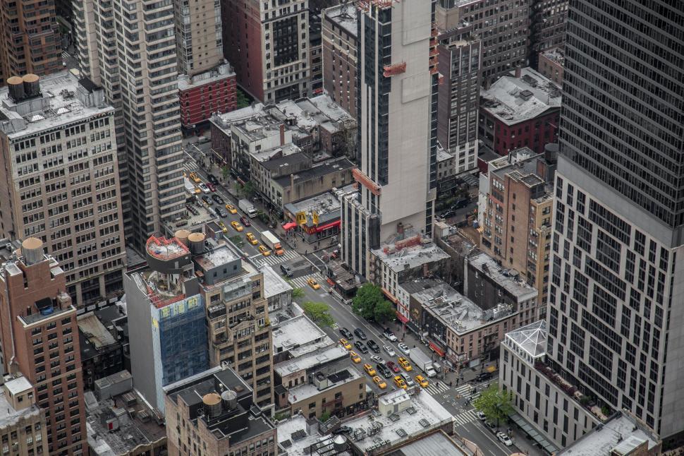 Free Image of Aerial view of busy Manhattan streets 