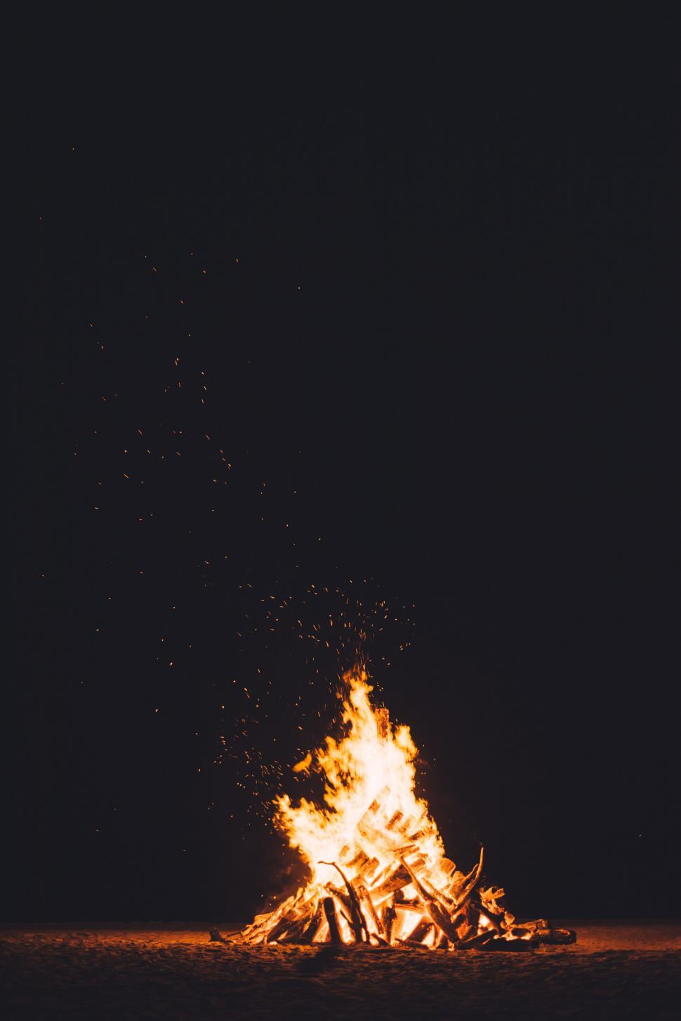 Free Image of Blazing bonfire against the night sky 