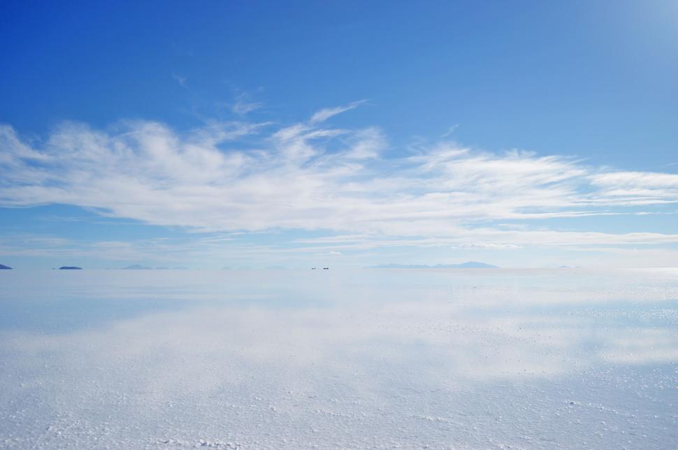 Free Image of Endless expanse of the salt flats under blue sky 