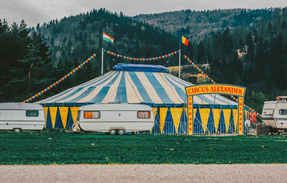 Free Image of Vintage circus tent with lively decorations 