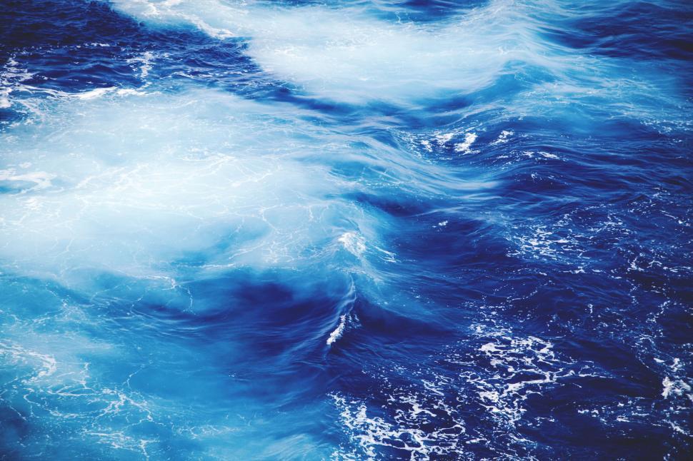 Free Image of Deep blue sea waves dynamic texture 