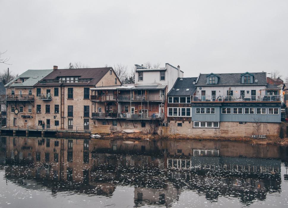 Free Image of Waterfront buildings with rustic charm 
