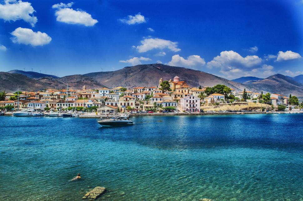 Free Image of Picturesque Greek coastal town by the sea 