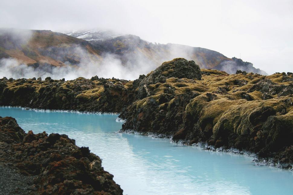 Free Image of Geothermal spa with vibrant blue water 