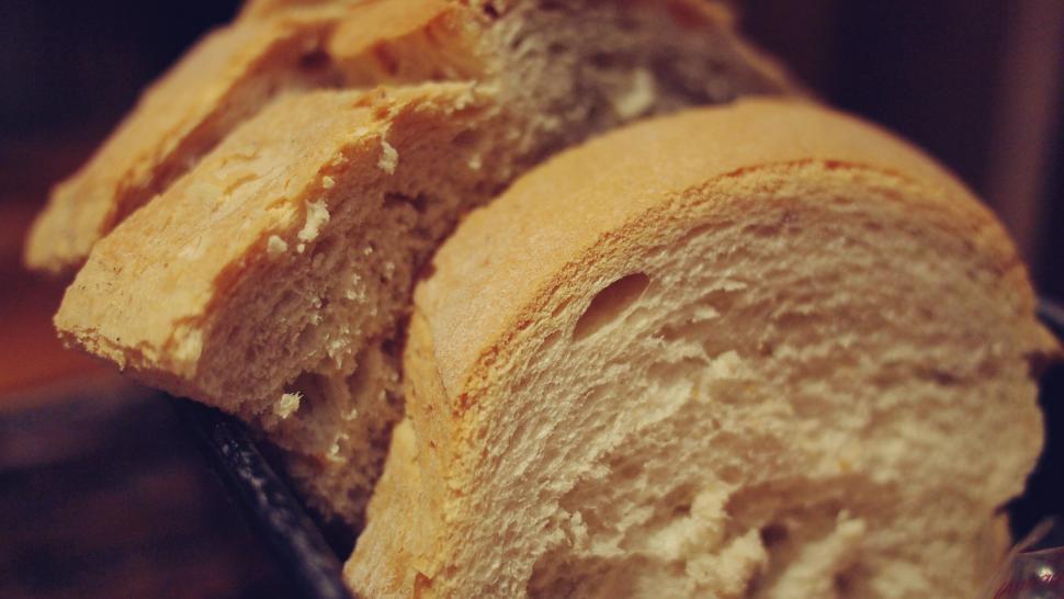 Free Image of Sliced artisan bread close-up 