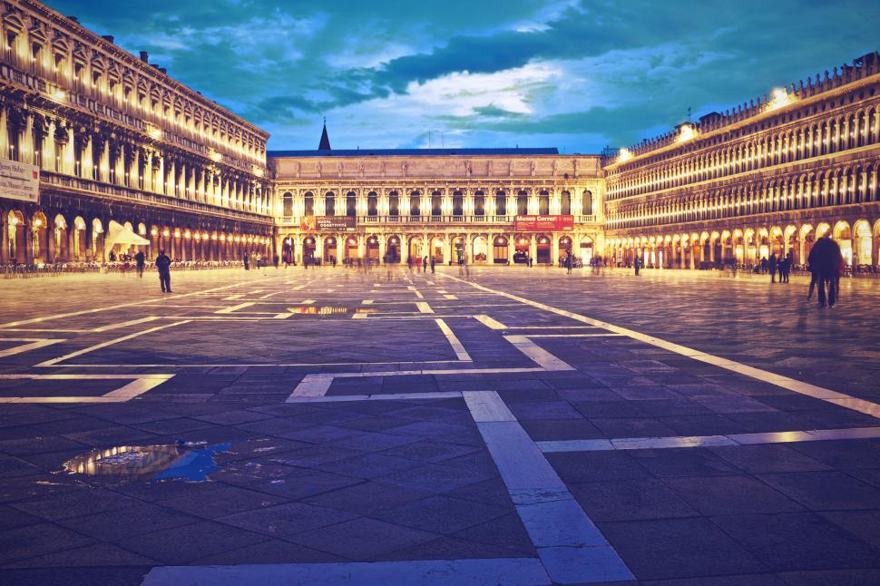 Free Image of Venetian square at twilight with reflections 