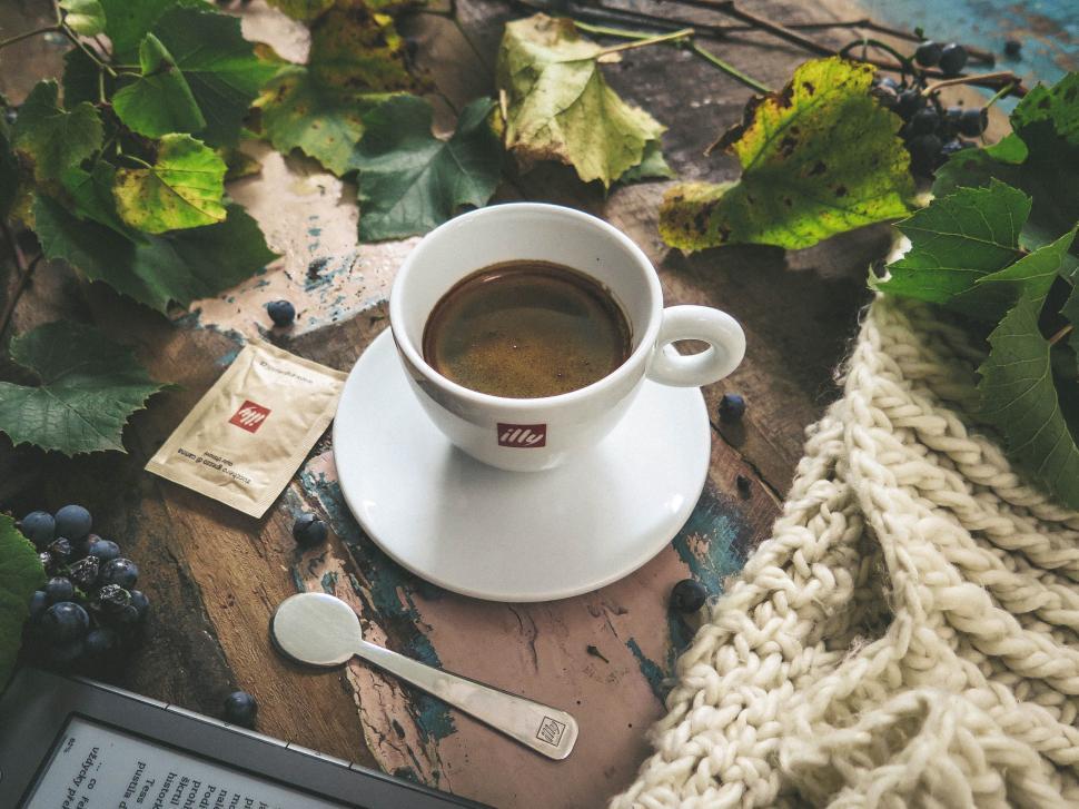 Free Image of Autumn still life with coffee and leaves 