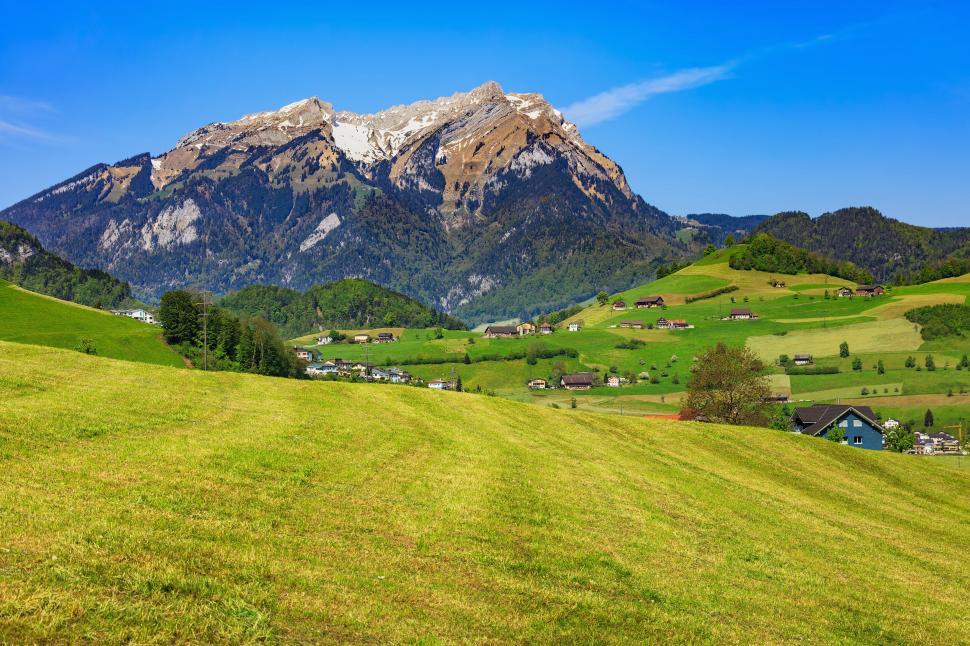 Free Image of Vibrant spring countryside and mountain village 