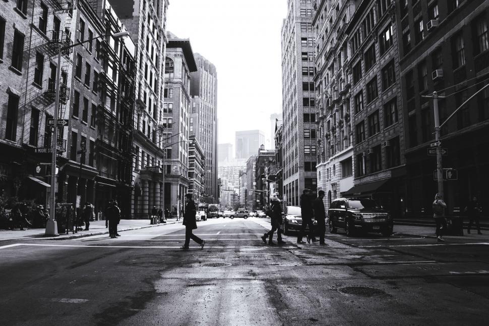 Free Image of Black and white urban street scene 