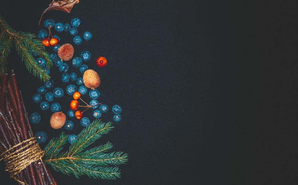 Free Image of Festive holiday decorations on dark background 