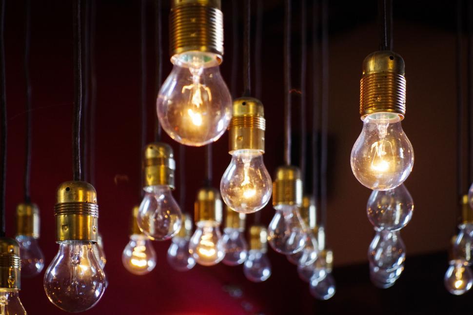Free Image of Hanging light bulbs from ceiling interior 