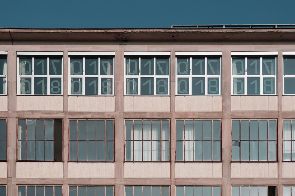 Free Image of Vintage vibe of a mid-century building facade 