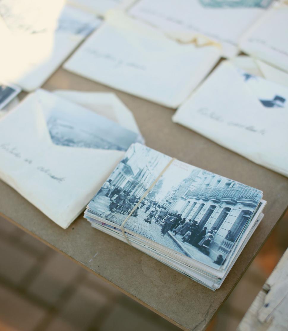Free Image of Vintage photos and envelopes on table 