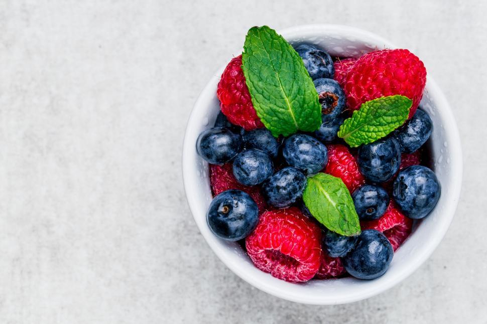 Free Image of Fresh berries in a white bowl from above 