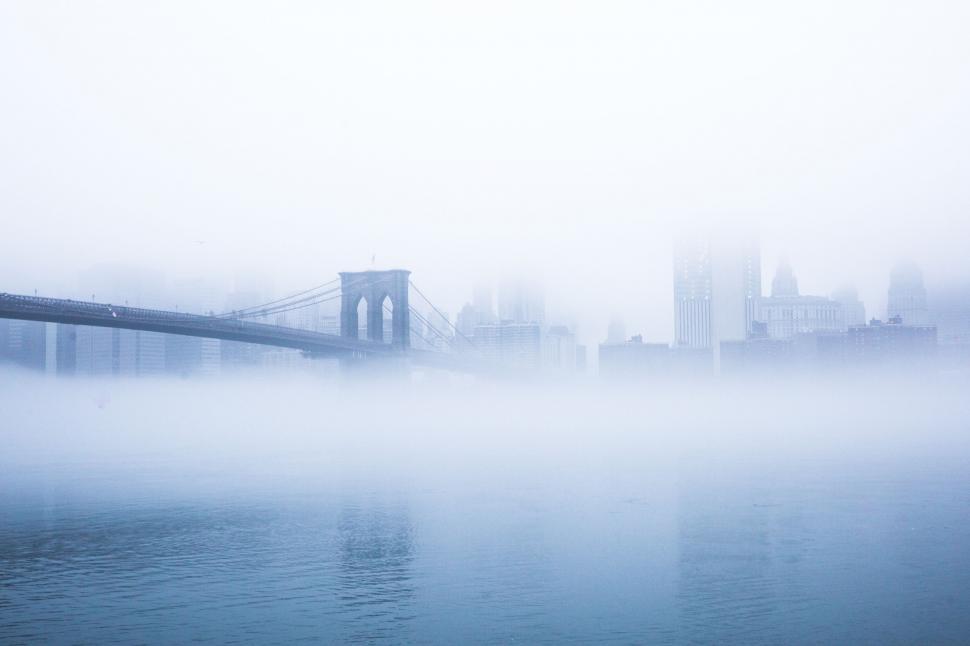 Free Image of Foggy cityscape with Brooklyn Bridge 