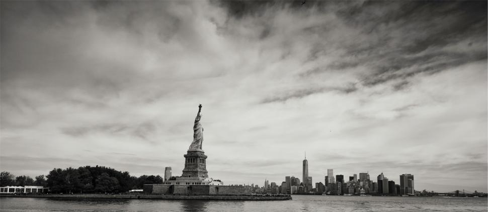 Free Image of Black and White Statue of Liberty panoramic 