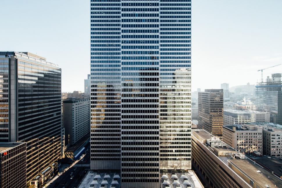 Free Image of Modern skyscraper with mirrored windows 