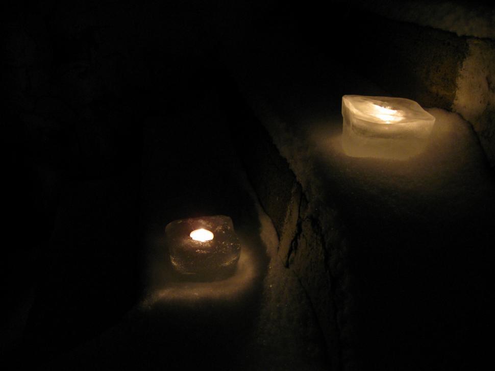 Free Image of icy candles 