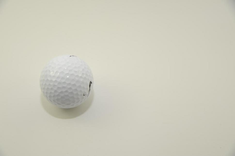 Free Image of a golf ball 