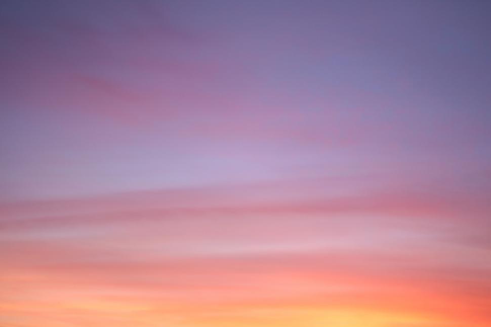Free Image of Vibrant sunrise with pink and orange hues 