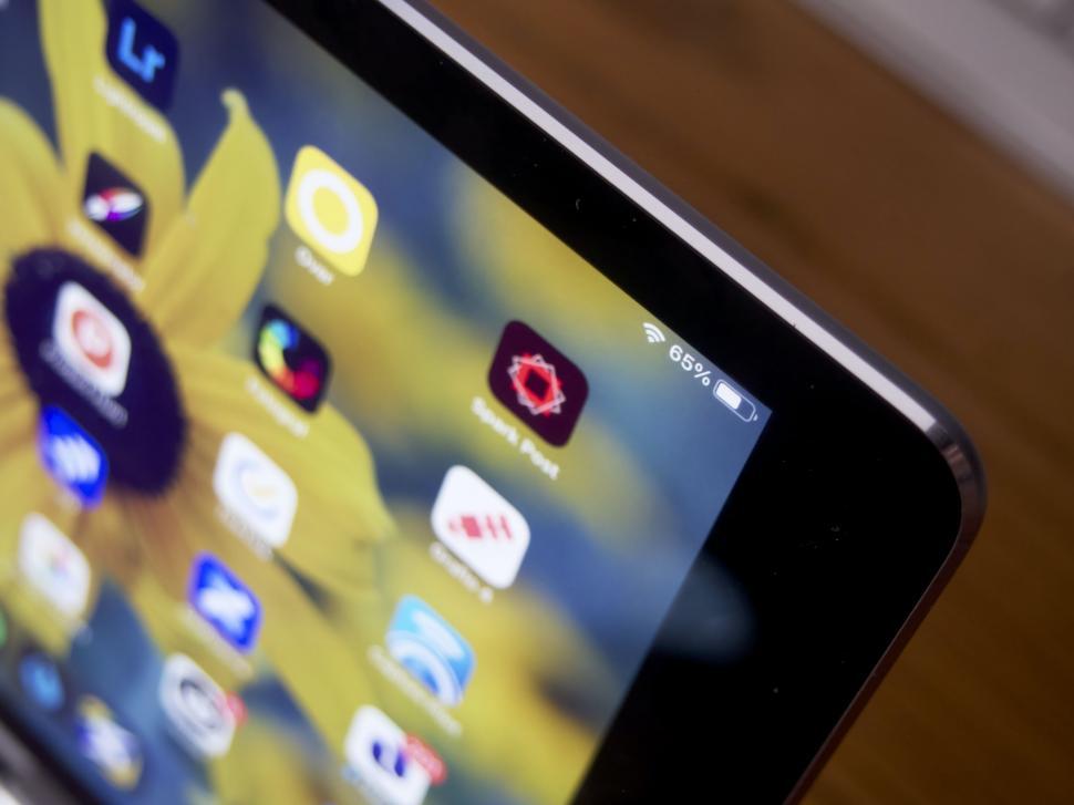 Free Image of Close-up on tablet screen with various apps 