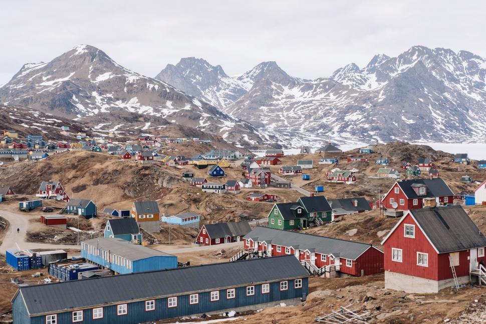 Free Image of Colorful houses in Greenlandic mountain town 