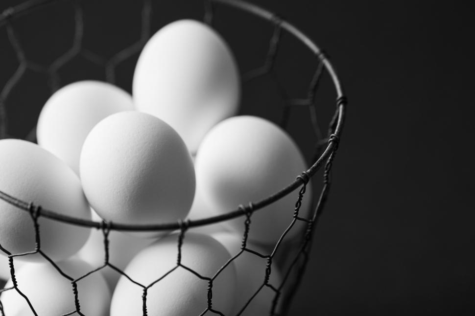 Free Image of Artistic black and white egg basket photo 