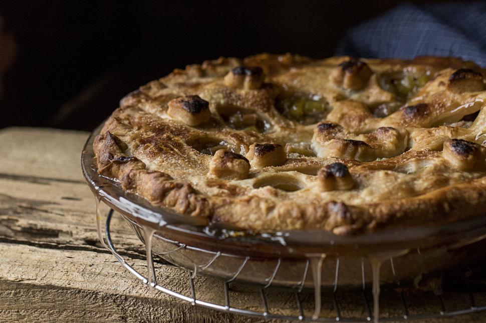 Free Image of Golden brown apple pie on cooling rack 