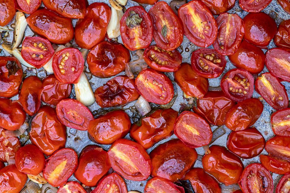 Free Image of Juicy roasted cherry tomatoes 