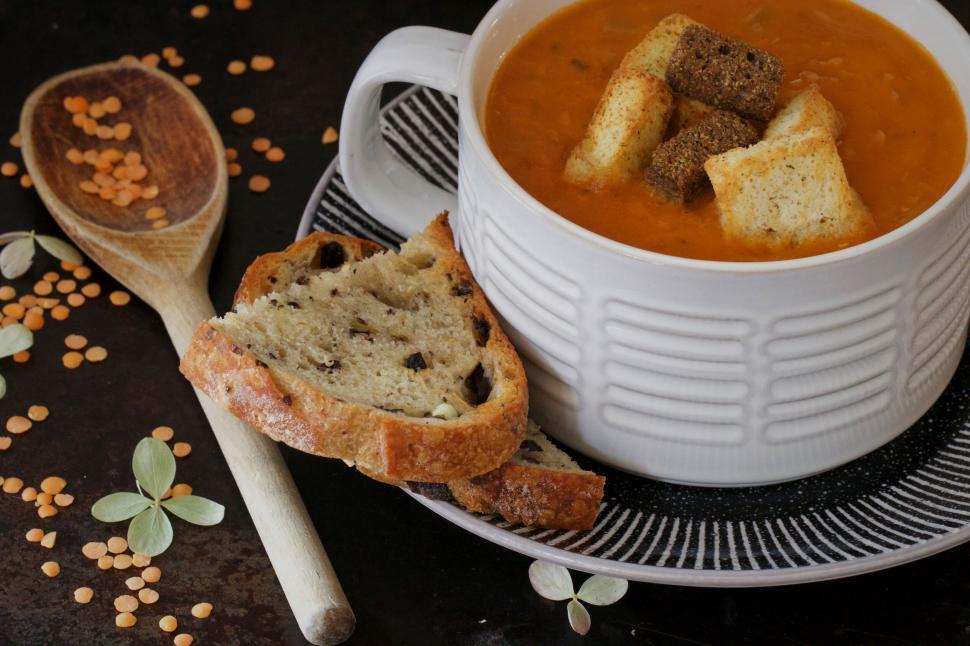 Free Image of Homemade soup with croutons and bread 