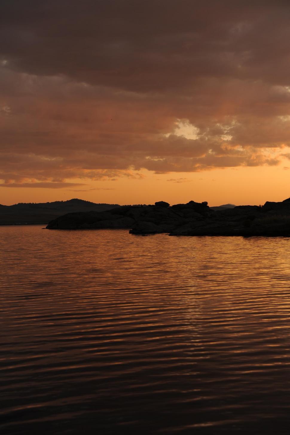 Free Image of Lake and sunset 