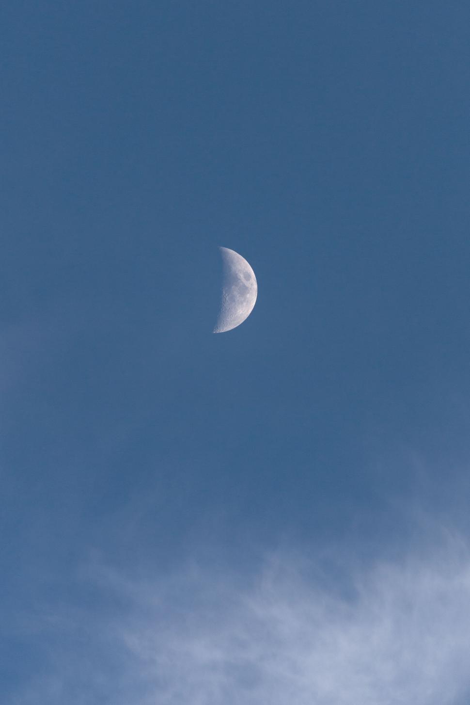 Free Image of Crescent moon in the twilight sky 