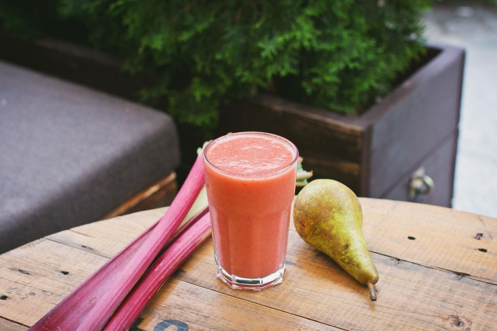 Free Image of Healthy smoothie with rhubarb and pear 