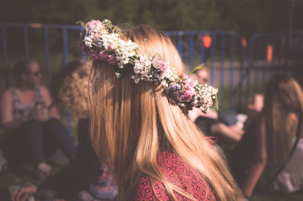 Free Image of Floral wreath on a woman s hair at event 
