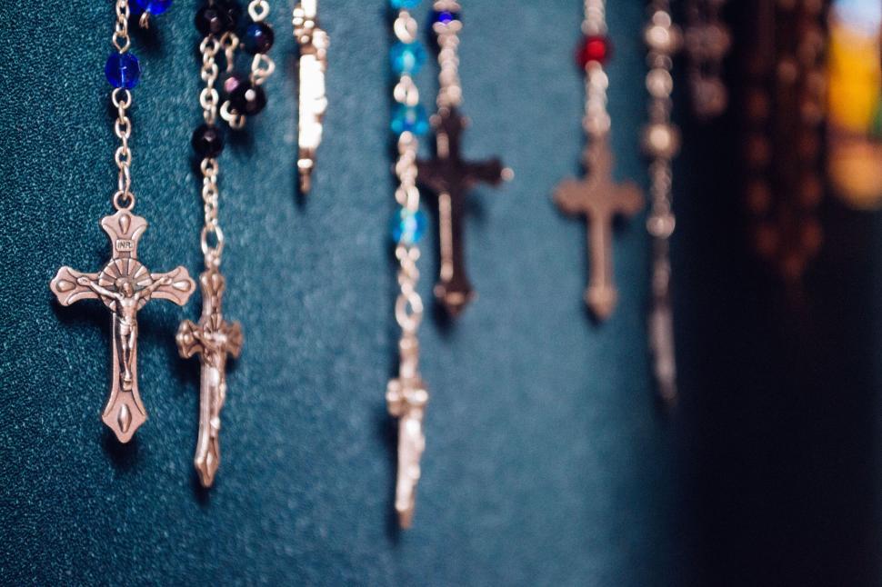 Free Image of Assorted Christian crosses in close-up 