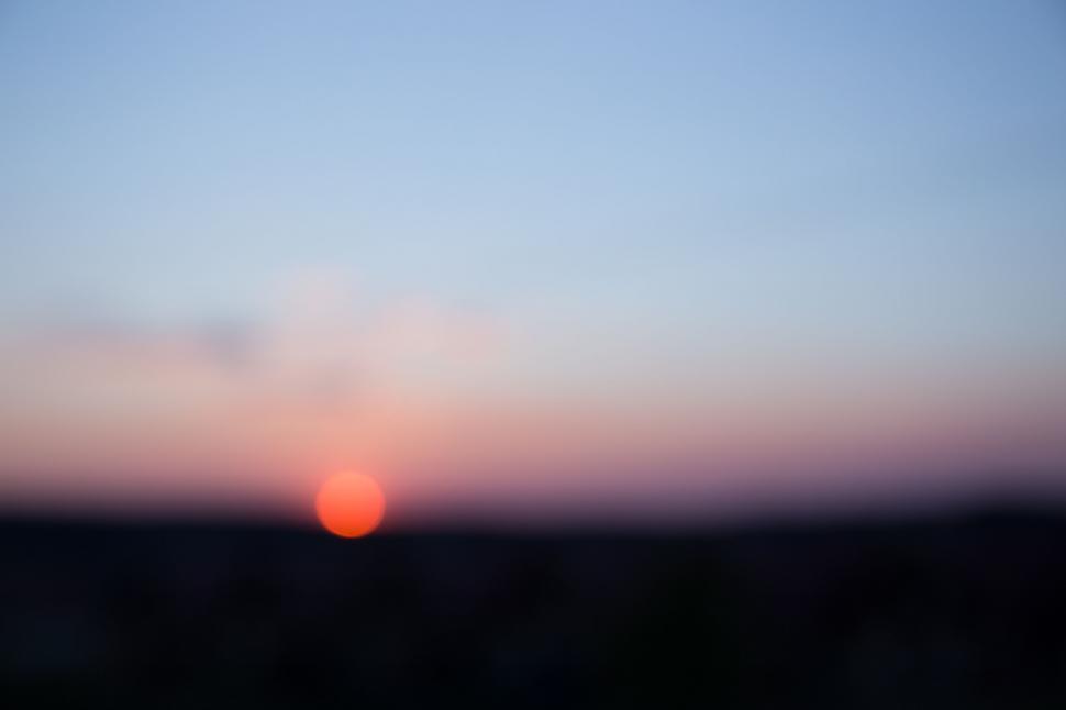 Free Image of Blurred sunset with vibrant colors 