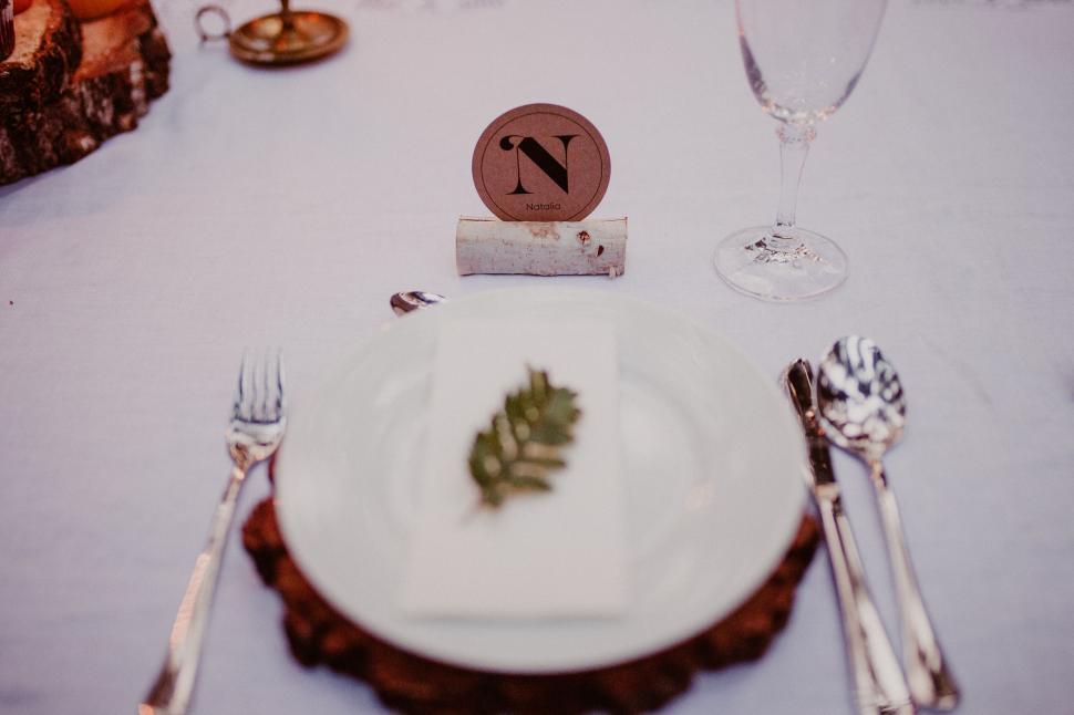Free Image of Elegant table setting with rustic charm 