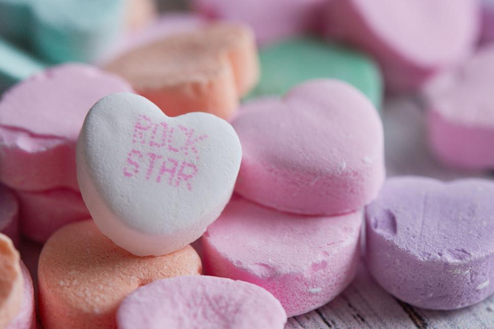 Free Image of Closeup of colorful heart-shaped candies 