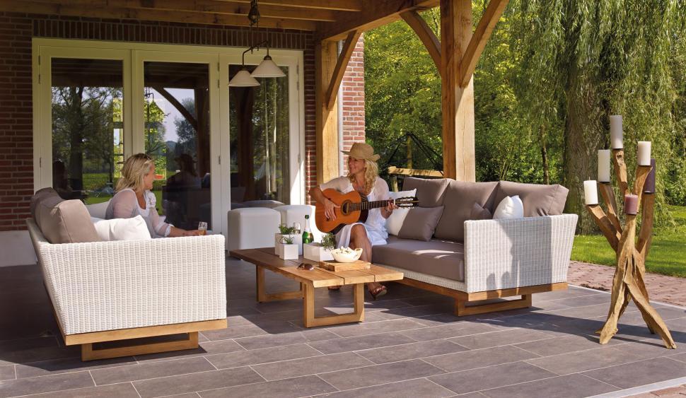 Free Image of Relaxing outdoor living space with guitar 