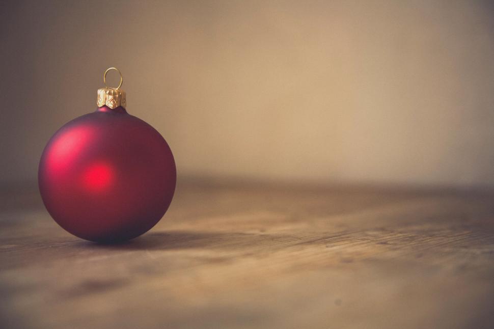 Free Image of Close-up of a single red Christmas bauble 