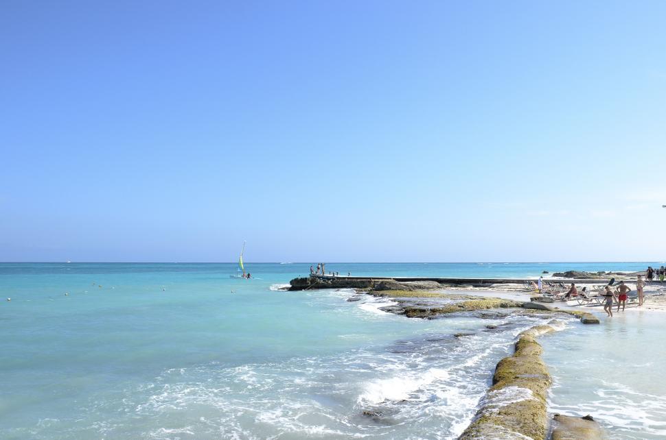 Free Image of Idyllic rocky seaside with clear blue water 