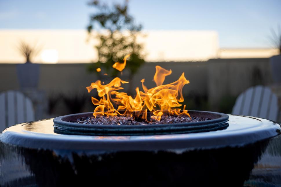 Free Image of Dancing flames in an outdoor fire pit 