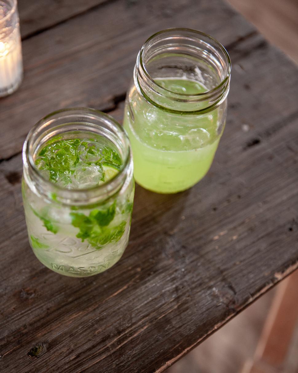Free Image of Refreshing Homemade Lime Drinks with Mint 