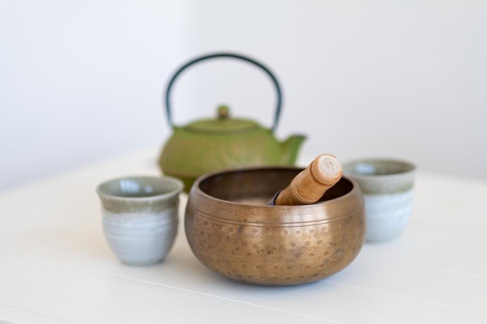 Free Image of Zen bowl with teapot and ceramic cups 