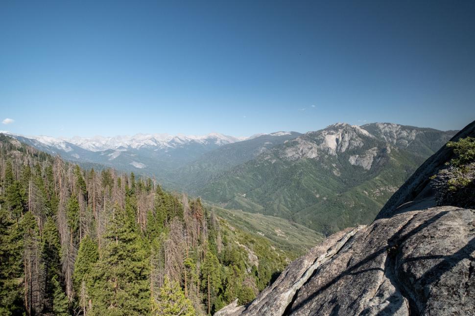 Free Image of Breathtaking mountain panorama under blue sky 