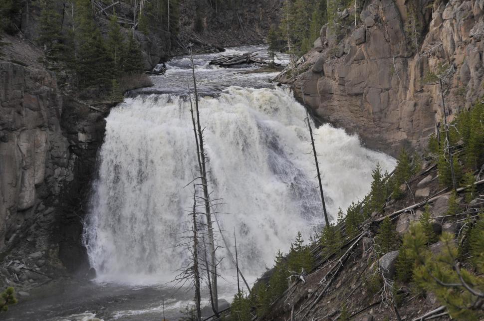 Free Image of Raging waterfall 