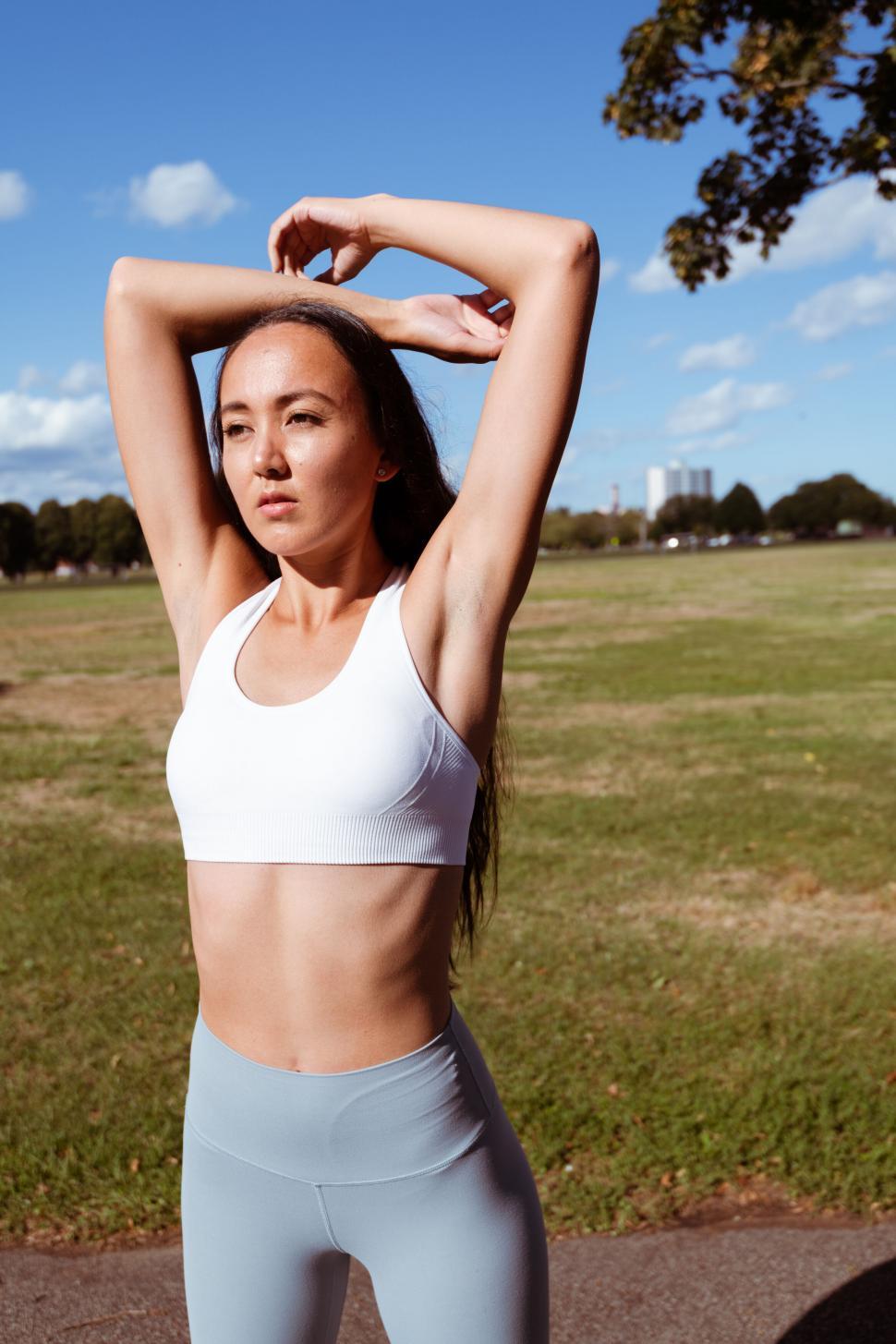 Free Image of Fitness attire in outdoor sunny setting 
