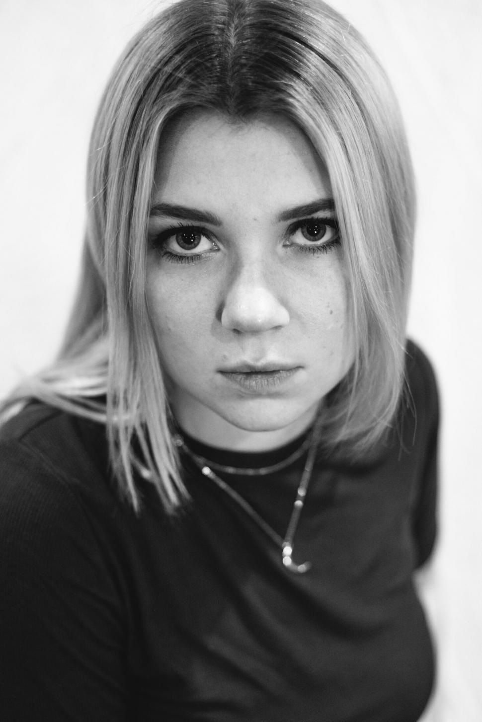 Free Image of Monochrome portrait of serious woman 