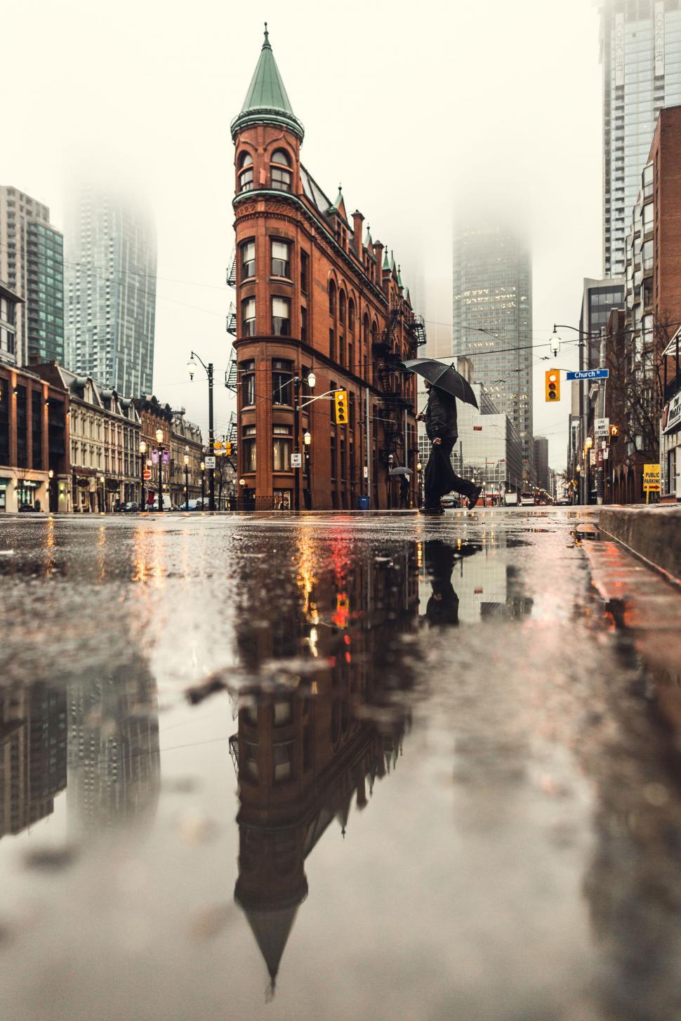 Free Image of Rainy city street with historic building 