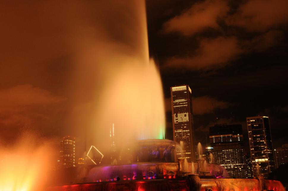 Free Image of Misty fountain 